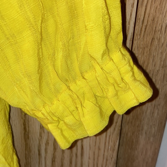 Ann Taylor Factory blouse 👚 - Picture 4 of 5